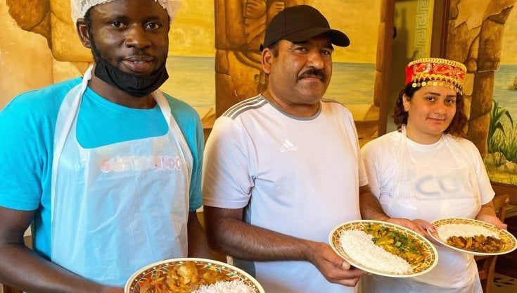 Gustamondo, dove l'incontro fra culture gastronomiche dà un futuro a chi è dovuto fuggire dal proprio Paese 
