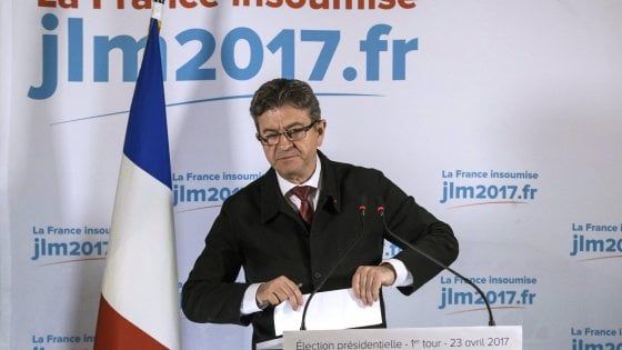 Presidenziali Francia, i due terzi degli elettori di Mélenchon non votano Macron. Le Pen copia un discorso di Fillon