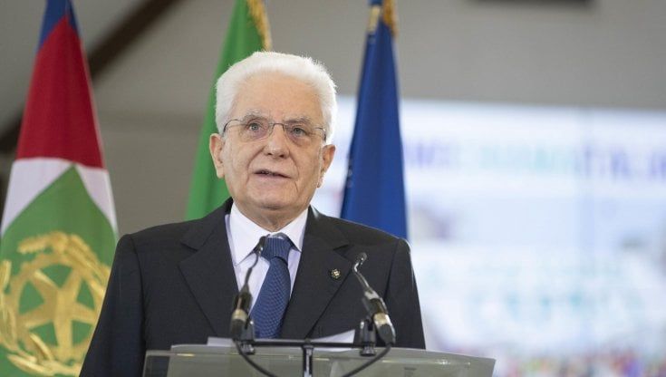 Mattarella: "È giunto il momento della ripartenza. Pensiamo ai giovani, abbiamo un debito verso di loro"