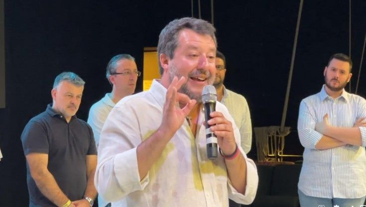 Governo, Salvini alza la posta: "Da domani votiamo solo quanto serve all'Italia". Paletti sulla Cannabis