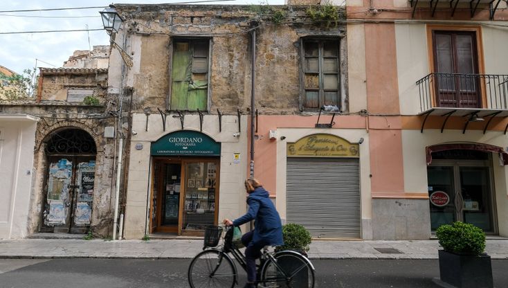 Negozi chiusi e alberghi deserti, nonostante lo scoramento il Cassaro di Palermo si prepara a ripartire