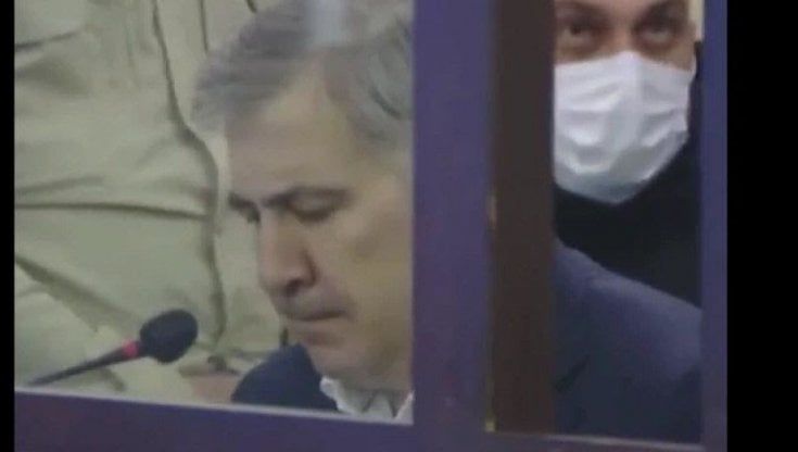 Georgia, l'accusa al governo: "L'ex presidente Saakashvili torturato in carcere"