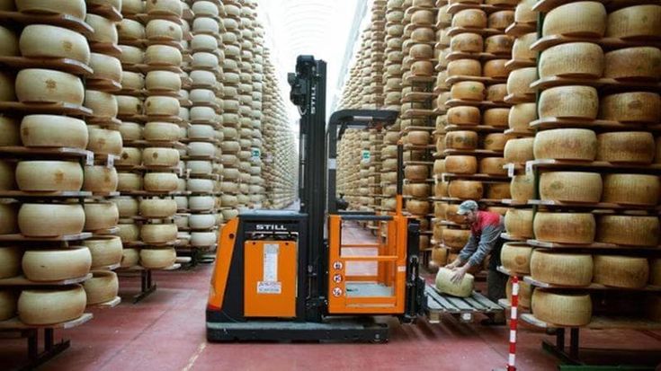 Latte da Usa e Nuova Zelanda, crolla il prezzo in Italia: intesa per evitare il crac delle stalle