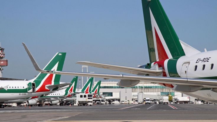 Alitalia rimessa in vendita, due settimane per le offerte 