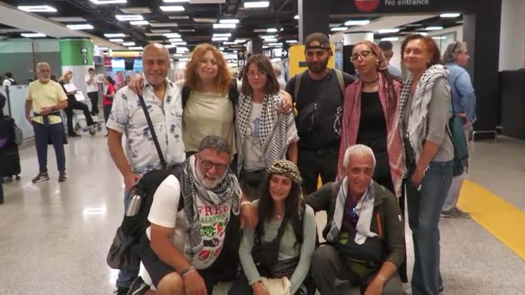 Flotilla di terra, a Roma 6 italiani ma 2 ancora trattenuti in Libia Est: “Duro lasciarli indietro”