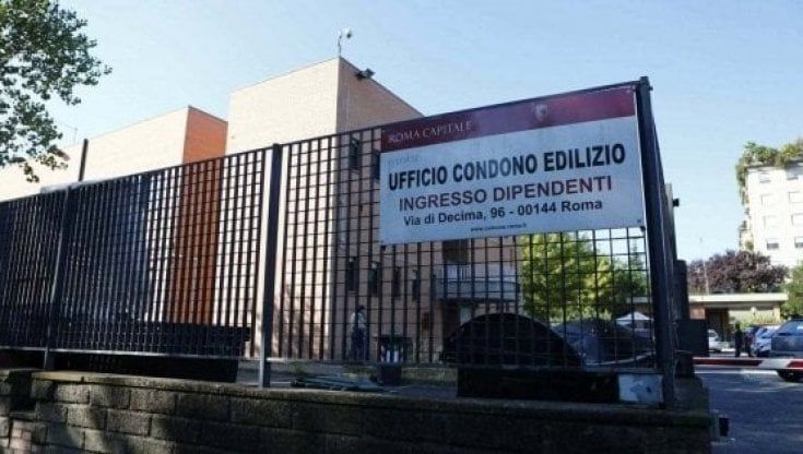  Roma, pratiche bloccate: l’ufficio non risponde. Condono alla paralisi