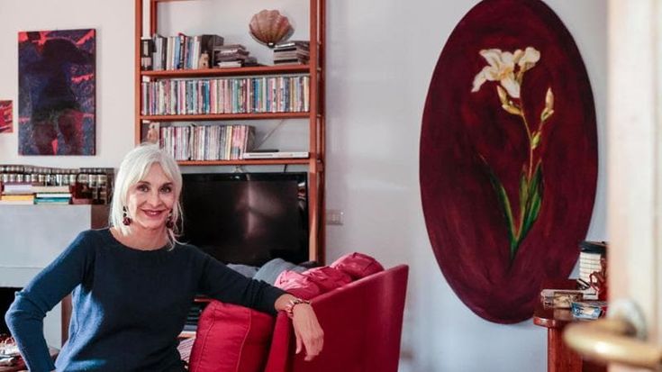 A casa di Anna Bonaiuto: “Queste stanze un bazar di oggetti impensabili, memoria della mia vita”