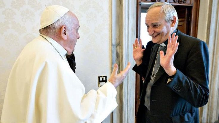 Zuppi, l’attesa dei fedeli per il capo dei vescovi. “Ma non toccherà a me”
