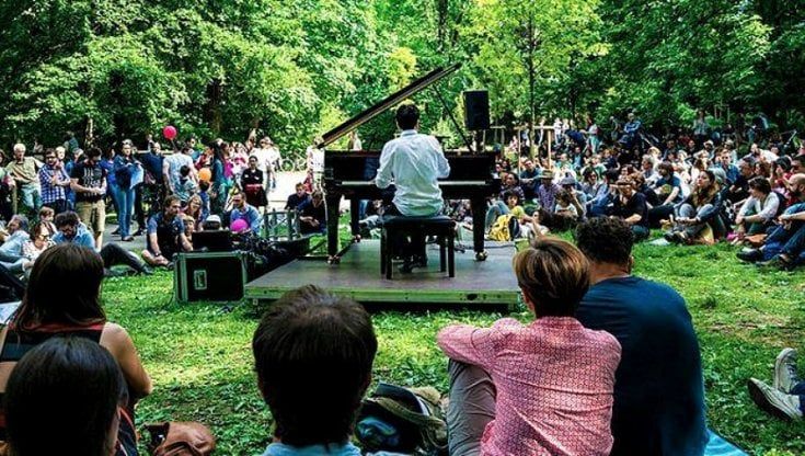 Prime mondiali, star, concerti all'alba e musica su risciò: ecco i cento concerti di Piano City Milano