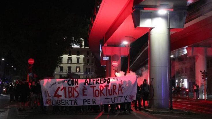 Poliziotto ferito dagli anarchici: si indaga sui 91 militanti fermati al parco degli Acquedotti