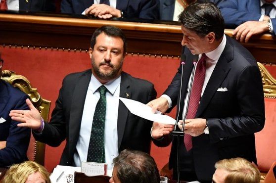 Sondaggi, Lega sempre primo partito. Il Pd sconta l'effetto Renzi