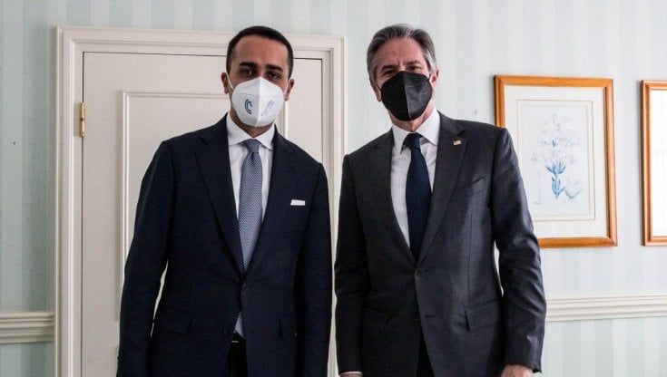Ucraina, Di Maio al G7 incontra Blinken: "Italia darà il massimo per la pace, ma il dialogo con la Russia è imprescindibile"