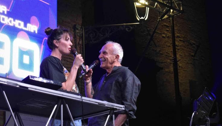 “La grande disfida - anni '80 vs anni '90" Gino Castaldo e Ema Stokholma in scena sabato a Salerno