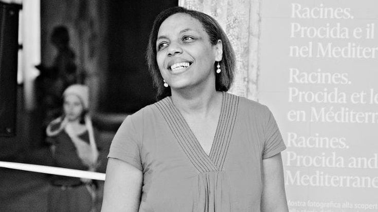 Lise Moutoumalaya: “Io, console francese a Napoli. Non demonizzare il turismo, apre la mente”