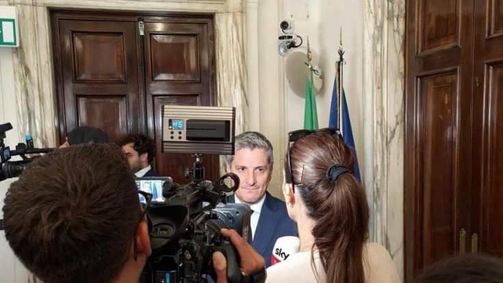 I due pesi della manovra: un miliardo al cinema e gli spiccioli all’editoria