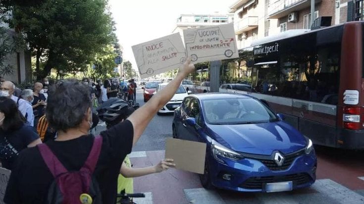 Pier Giorgio Verdi, il papà di Margherita ferita sulle strisce pedonali in via Azzurra: “Giusto rallentare le auto. Con i 30 all’ora c’è più consapevolezza”