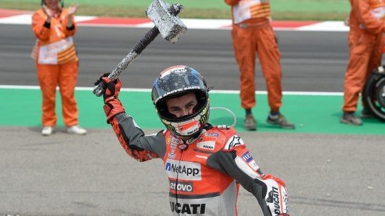 MotoGp, Catalogna: Lorenzo domina e concede il bis. Marquez 2°, Rossi terzo