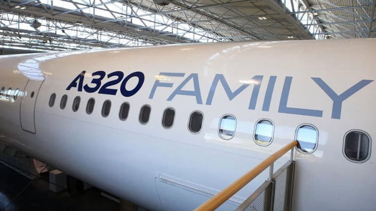 Airbus, fermati 6.000 aerei: “Le radiazioni solari impattano su volo”. A320 del Papa aggiornato
