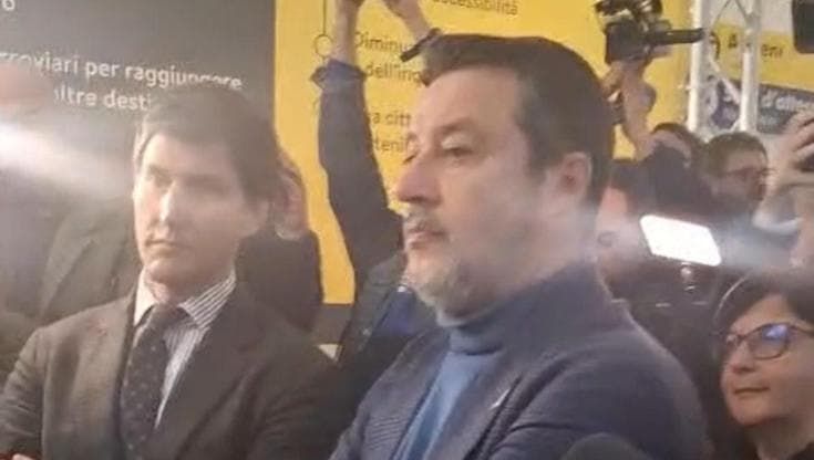 Salvini e la Puglia isolata: “Pazienza, con l’Alta velocità Bari-Napoli più economici anche i voli”