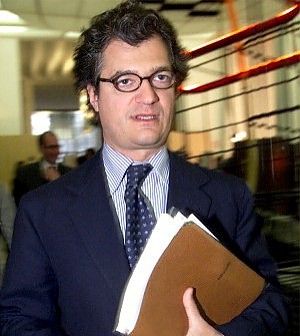 Telecom Italia e sim false,<br />prosciolti Ruggiero e Luciani