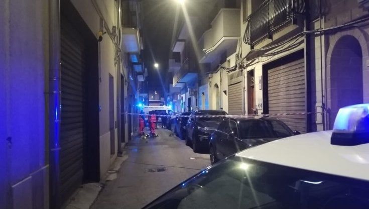 Francavilla Fontana, 19enne ucciso sotto casa sua a colpi di pistola. Era incensurato, non si esclude nessuna pista