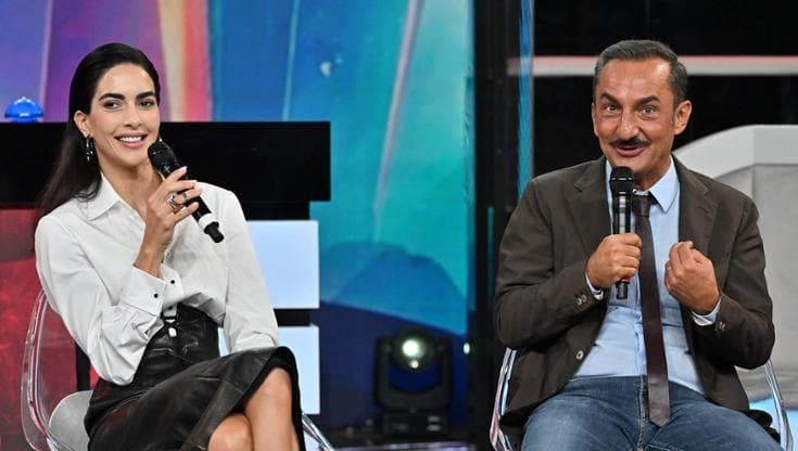 Rocío riparte da Napoli: "Replicare a Raoul Bova? Ho scelto il silenzio, tutelo le mie figlie"