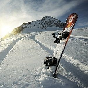 Sestriere, i carabinieri pedinano e denunciano i ladri di snowboard