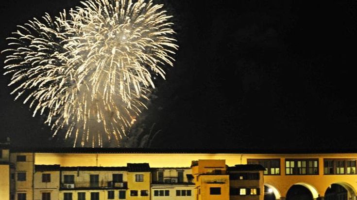 La notte di San Giovanni illumina Firenze: la città si prepara ai tradizionali Fuochi