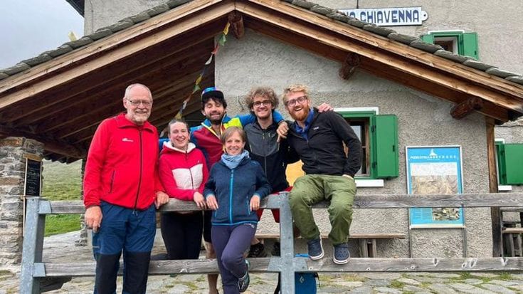 Vita da rifugista, tra richieste impossibili e spirito di sacrificio: tre giovani milanesi al Calvi