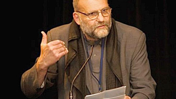 Il fratello di padre Dall'Oglio: "Continuiamo a sperare. Paolo è un ostaggio prezioso da usare come ultimo lasciapassare per salvarsi la pelle"
