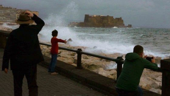 Maltempo, a Napoli scuole chiuse anche mercoledì 6 novembre