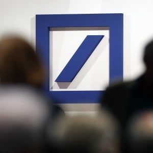 Deutsche Bank perquisita, giù il titolo in Borsa