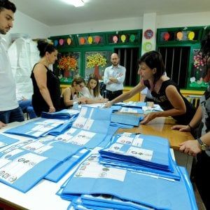 Sicilia verso i ballottaggi, scontro a destra: Granata col dem a Siracusa, l'ira di Musumeci