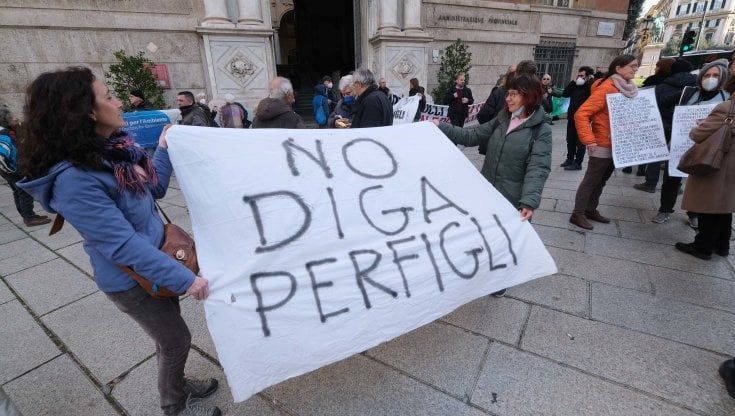 Lavagna, la diga della discordia. Il sindaco: “Fermate questo scempio” 