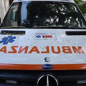 Brescia, investita dal treno mentre attraversa i binari: donna muore sul colpo