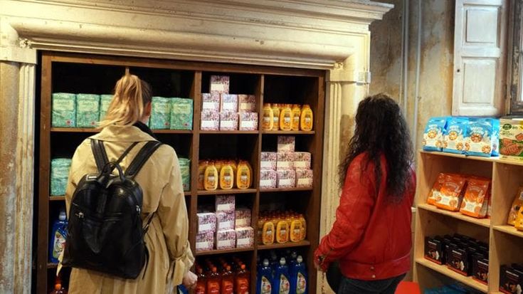 Storia di Ester nella ricca Milano: “Noi, lavoratori poveri: la scelta è fra mangiare e pagare l’affitto”