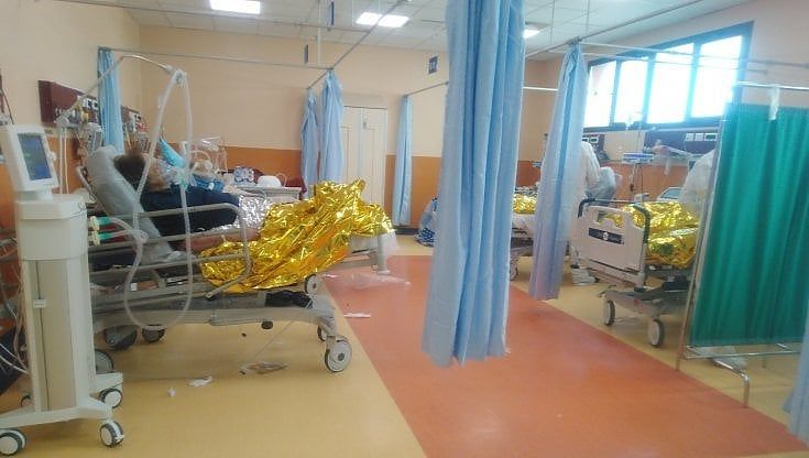 Coronavirus in Sicilia, l’allarme degli esperti: “Ospedali in affanno, ci vuole un giro di vite”