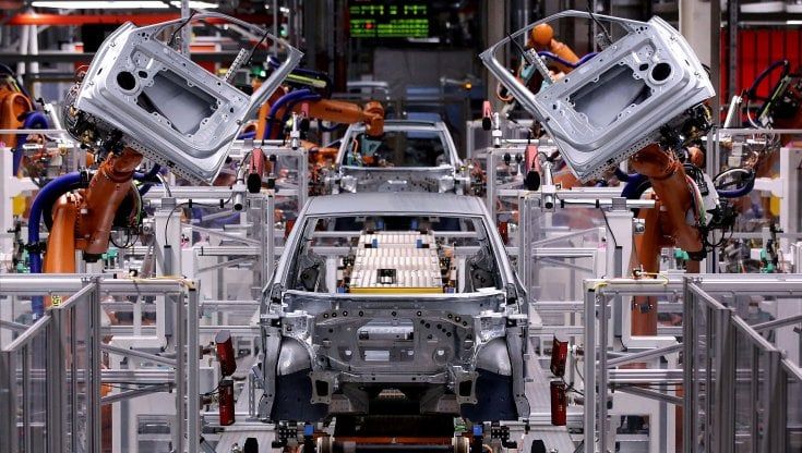 Crisi dei chip ed elettrificazione: l’auto dentro la tempesta perfetta