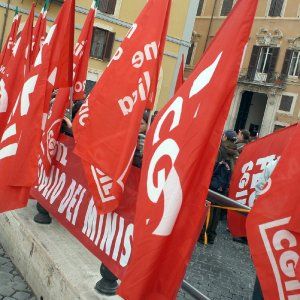 Brescia, sindacalista Cgil aggredito a manganellate: indagato collega di ultra destra