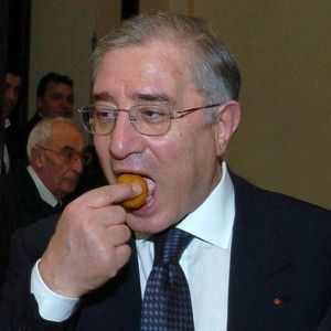 Ordine d'arresto per Dell'Utri. Ex senatore: "Non intendo sottrarmi a cattura"