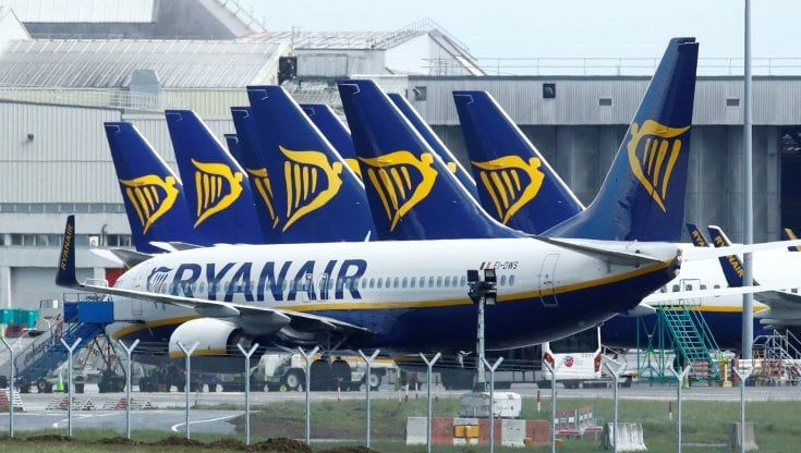 "La seduta di laurea di un figlio è irripetibile, Ryanair deve risarcire i danni morali al papà per il ritardo"