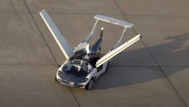 Il primo volo di Aircar che in tre minuti si trasforma in vettura stradale