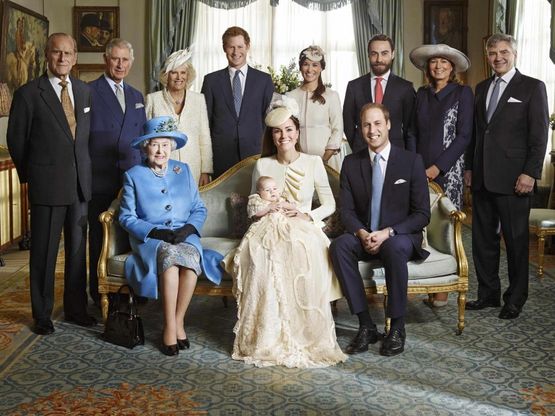La regina Elisabetta e i tre futuri re d'Inghilterra