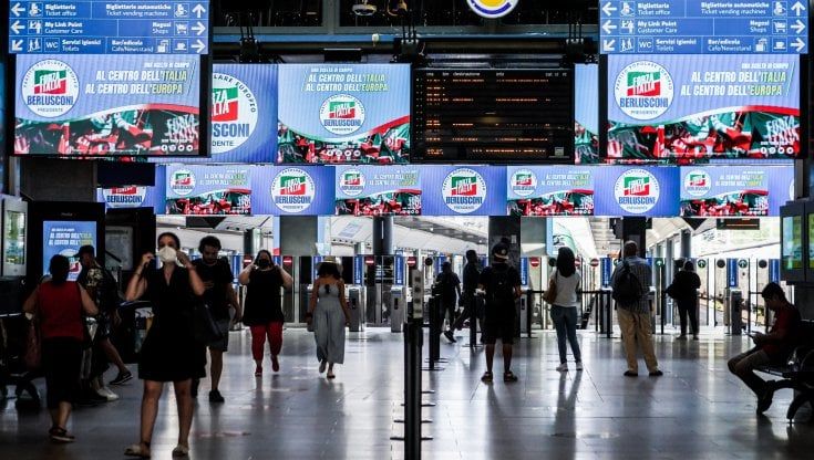 Elezioni, il rebus delle candidature nel centrodestra. Calenda: "A Milano con Renzi per una grande iniziativa"