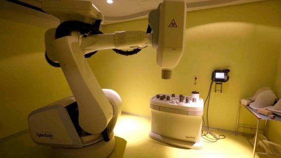 Il governo pensa alla minitassa: un cent in più su ogni sigaretta per pagare i farmaci anticancro 