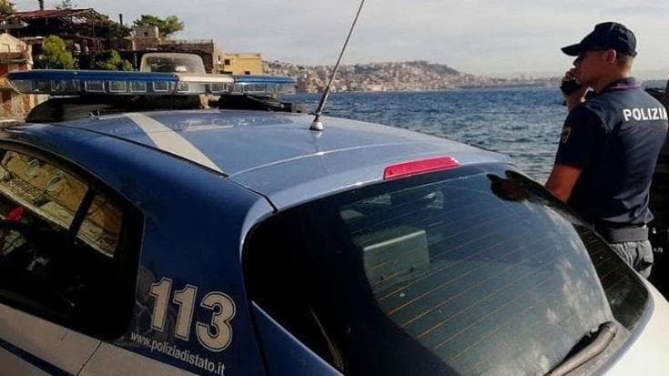 Furto da mezzo milione a Napoli, caccia a banda di Posillipo: giovani e agili, al vaglio i filmati