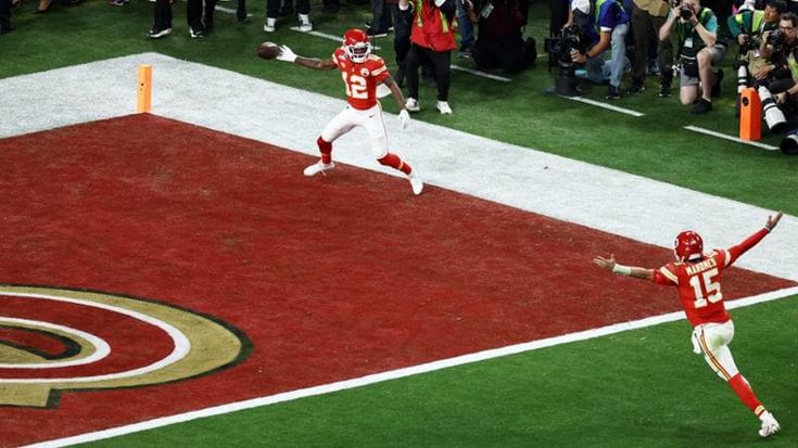 Mahomes vince ancora: il Super Bowl ai Kansas City Chiefs, San Francisco 49ers ko all’overtime