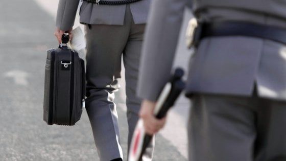 Informazioni riservate a pagamento: "Così agiva il funzionario dell'Inail accusato di corruzione a Parma" 