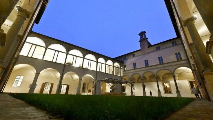 La tortellata di San Giovanni nel chiostro della Fontana