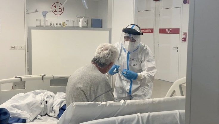 Covid, la musicoterapia migliora ansia e ossigenazione dei pazienti: su Nature lo studio del Policlinico di Bari